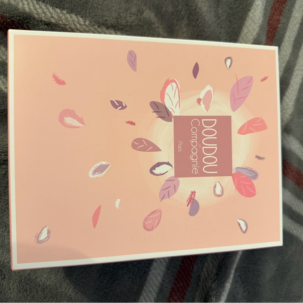NEW French Doudou et Compagnue lovey in gift box - Picture 2 of 2